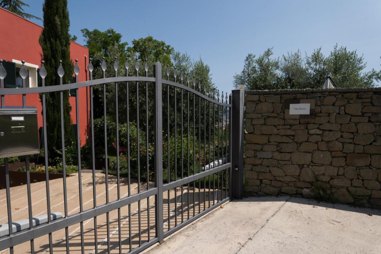 Villa Silvana - Apt Giulia & Michela With Terrace & Parking Perugia Bagian luar foto